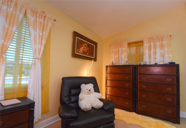 8733 NW 76th Dr, Tamarac, FL 33321