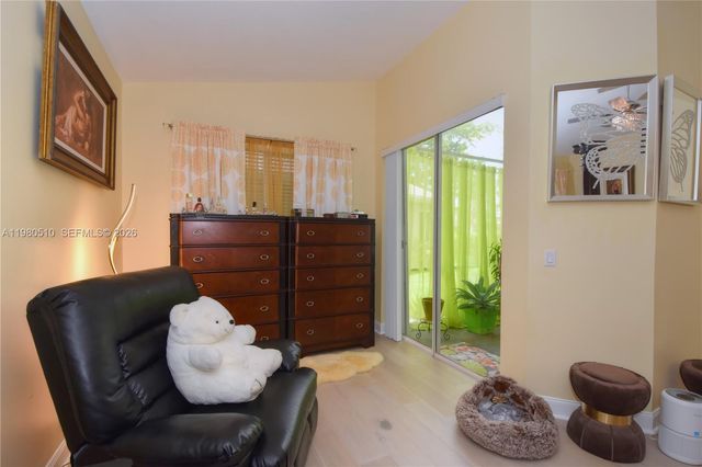 8733 NW 76th Dr, Tamarac, FL 33321