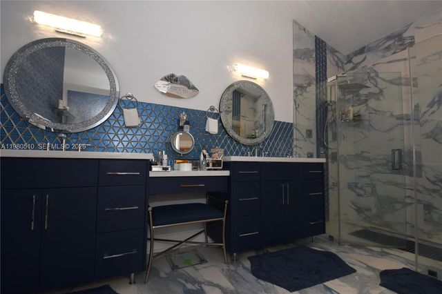 8733 NW 76th Dr, Tamarac, FL 33321