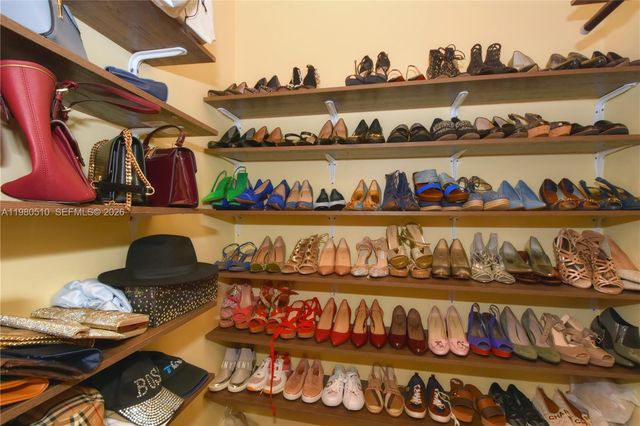 8733 NW 76th Dr, Tamarac, FL 33321