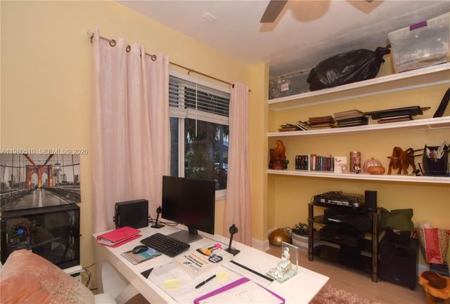 8733 NW 76th Dr, Tamarac, FL 33321