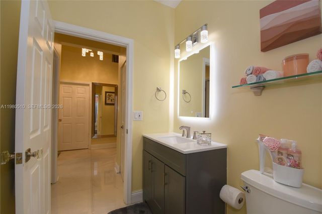 8733 NW 76th Dr, Tamarac, FL 33321