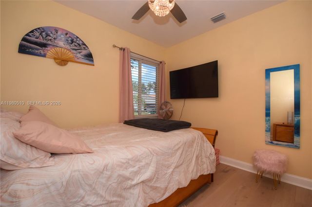 8733 NW 76th Dr, Tamarac, FL 33321