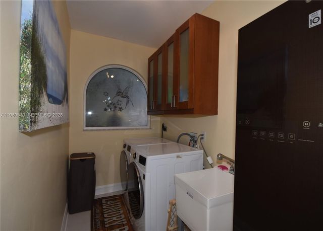 8733 NW 76th Dr, Tamarac, FL 33321