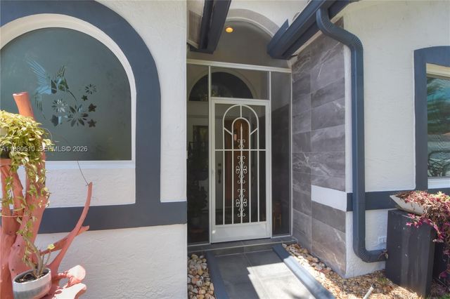 8733 NW 76th Dr, Tamarac, FL 33321