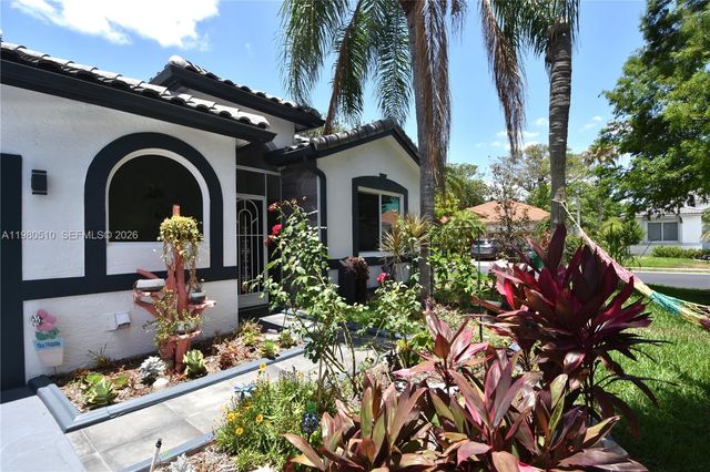 8733 NW 76th Dr, Tamarac, FL 33321