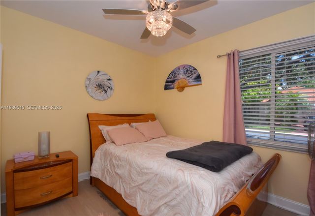 8733 NW 76th Dr, Tamarac, FL 33321