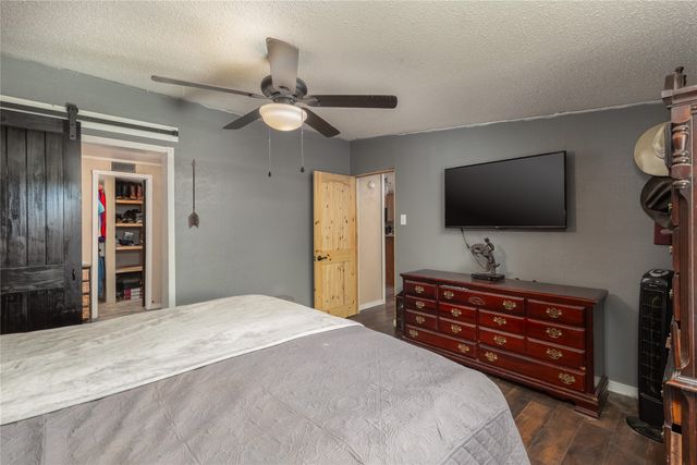 100 Blue Valley Court, Springtown, TX 76082