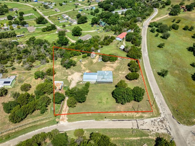 100 Blue Valley Court, Springtown, TX 76082
