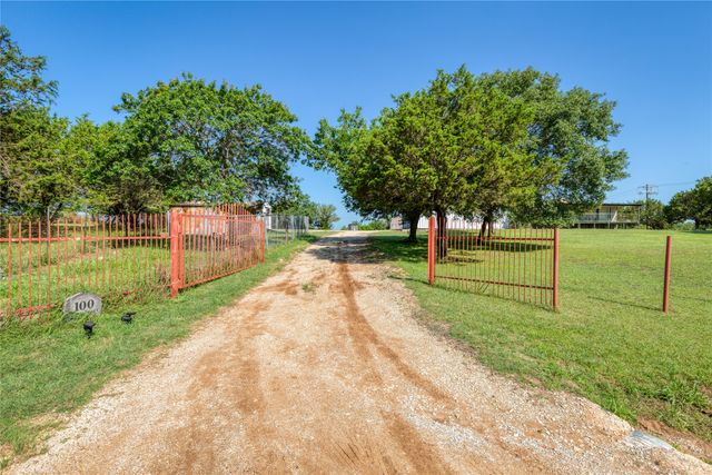 100 Blue Valley Court, Springtown, TX 76082