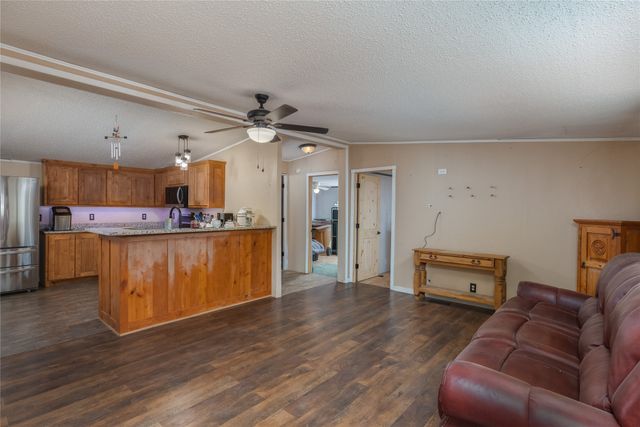 100 Blue Valley Court, Springtown, TX 76082
