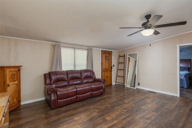 100 Blue Valley Court, Springtown, TX 76082