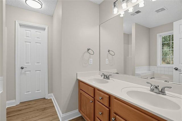 1512 Queen Elizabeth Drive, Locust Grove, GA 30248