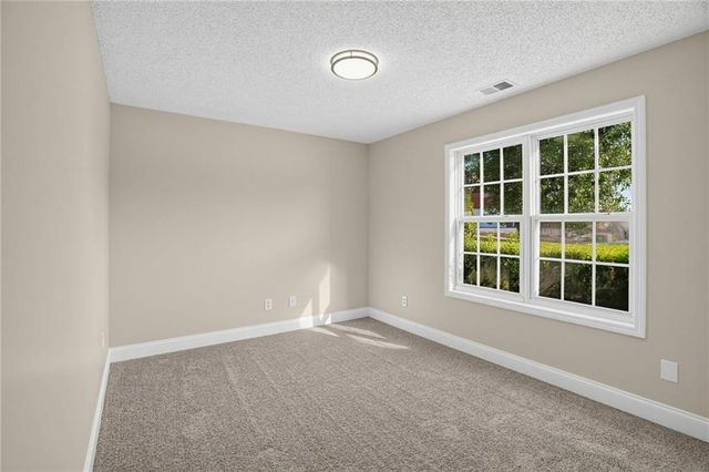 1512 Queen Elizabeth Drive, Locust Grove, GA 30248