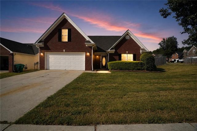 1512 Queen Elizabeth Drive, Locust Grove, GA 30248