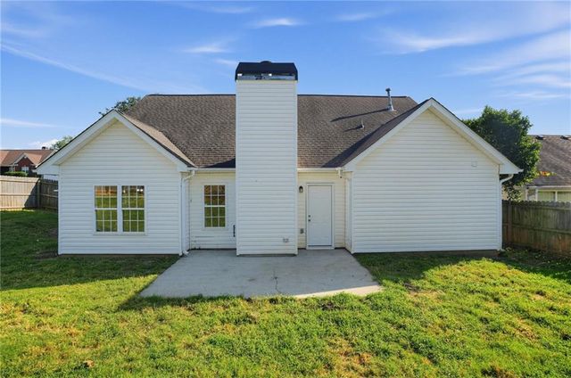 1512 Queen Elizabeth Drive, Locust Grove, GA 30248