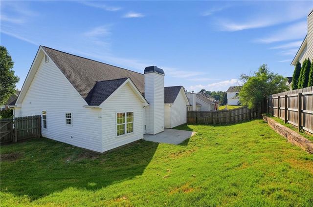 1512 Queen Elizabeth Drive, Locust Grove, GA 30248