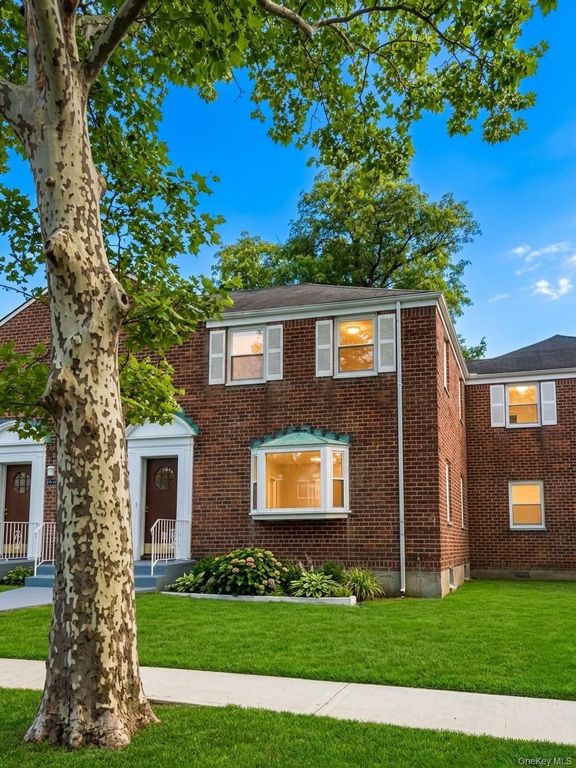 233-06 131 Avenue E 233-06 131 Avenue Avenue 2, Rosedale, NY 11422