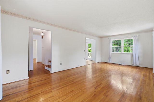 932 Tall Pine Road, Mount Pleasant, SC 29464