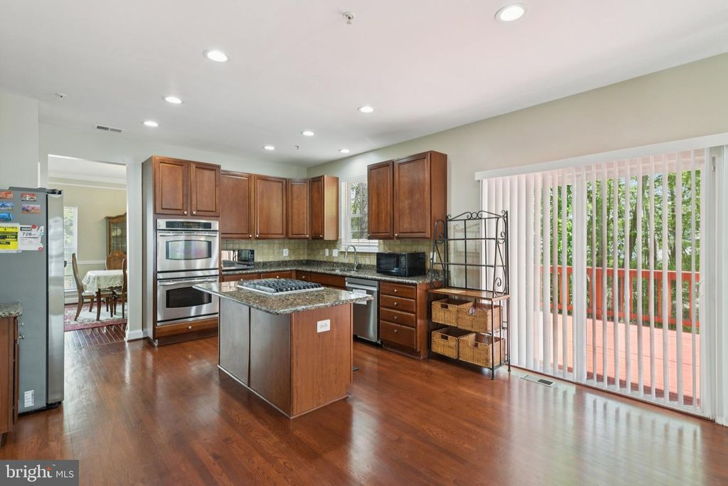 Image 13 of property listing at 11603 BRIGIT CT, Bowie, MD 20720