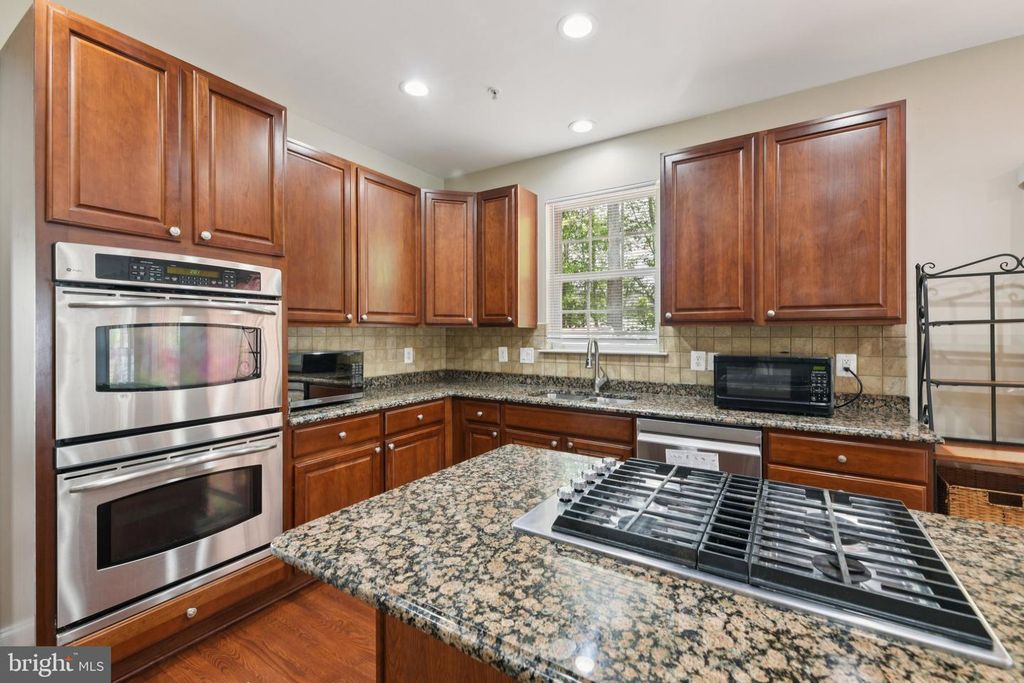 Image 16 of property listing at 11603 BRIGIT CT, Bowie, MD 20720