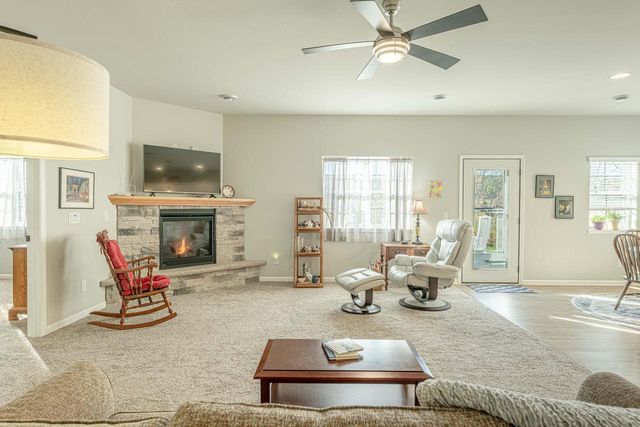 201 Boann Terrace, Belleville, WI 53508