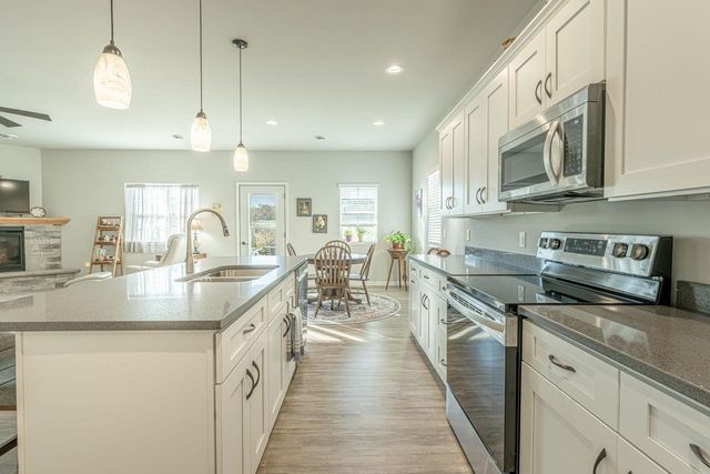 201 Boann Terrace, Belleville, WI 53508