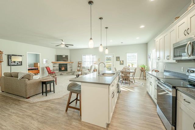201 Boann Terrace, Belleville, WI 53508