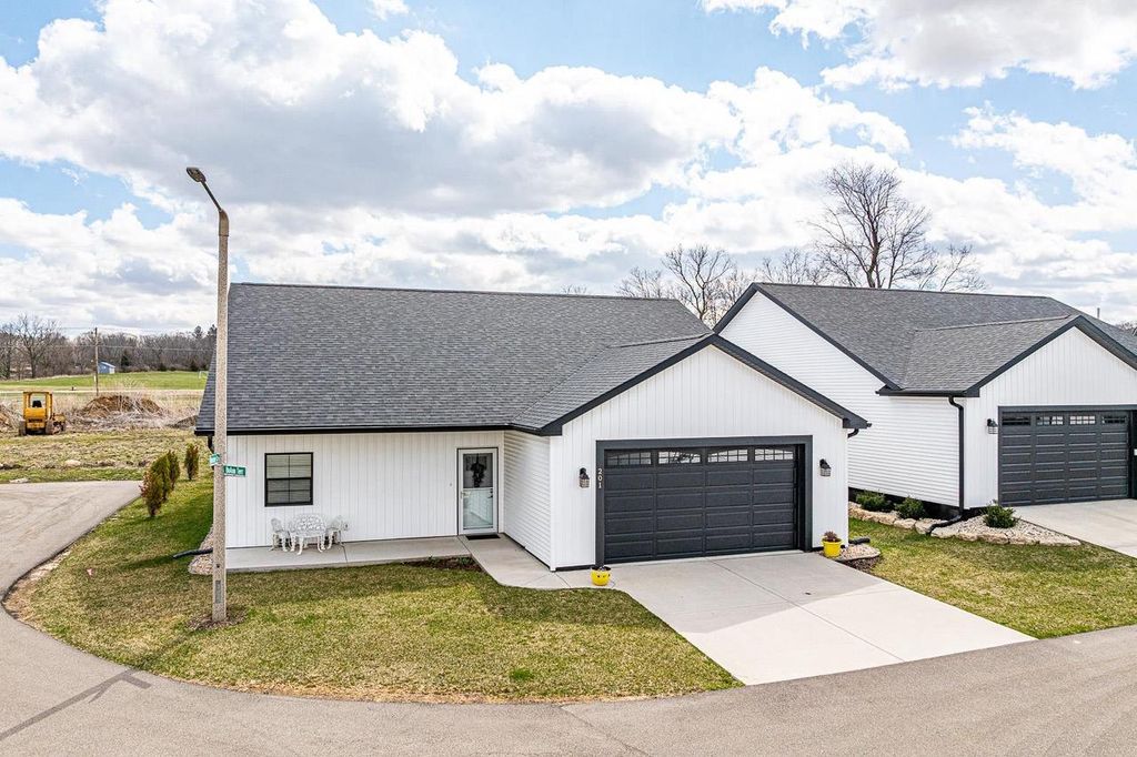 201 Boann Terrace, Belleville, WI 53508