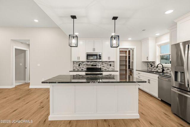 141 POELKER PLACE, Jefferson City, MO 65109