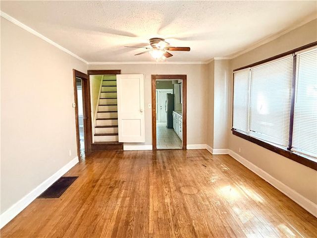 5233 HIGHLAND Avenue, Kansas City, MO 64110