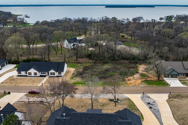 204 Splitrail Drive, Mabank, TX 75143