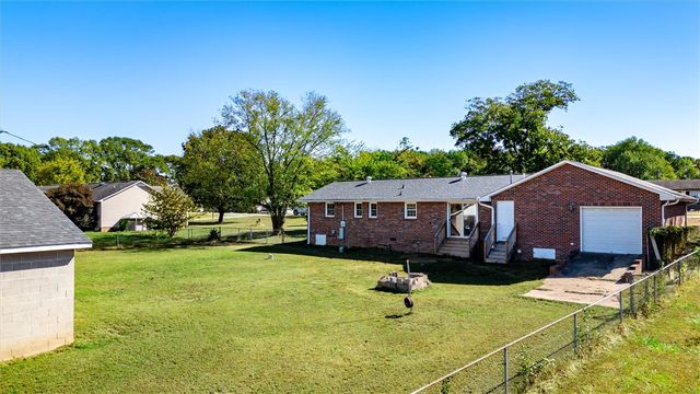 109 Carson Drive, Starr, SC 29684