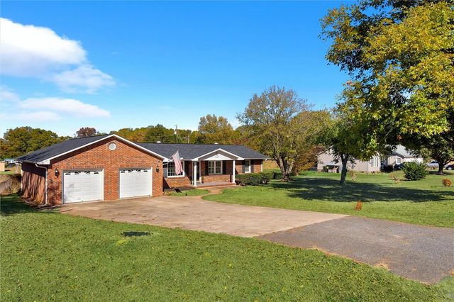 109 Carson Drive, Starr, SC 29684