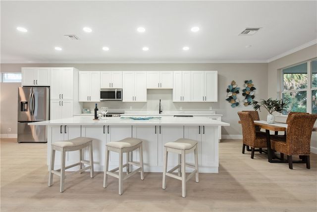 1018 Carolina Circle SW, Vero Beach, FL 32962