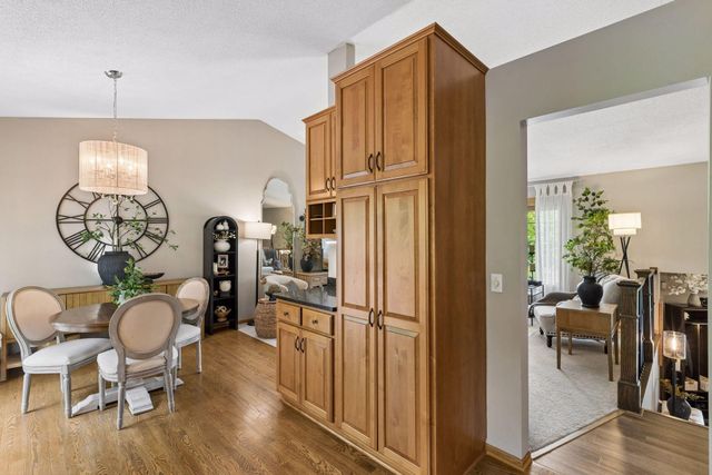 589 Mcknight Road S, Saint Paul, MN 55119