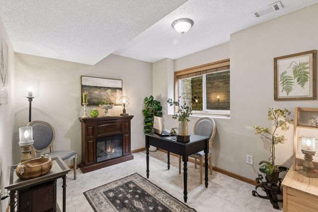 589 Mcknight Road S, Saint Paul, MN 55119