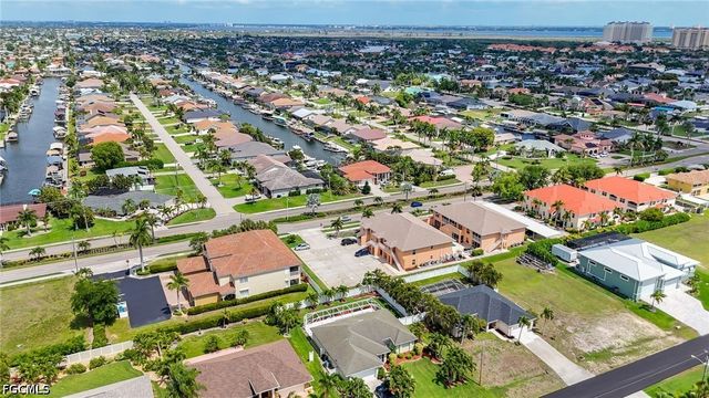 5333 SW 16th PL, Cape Coral, FL 33914