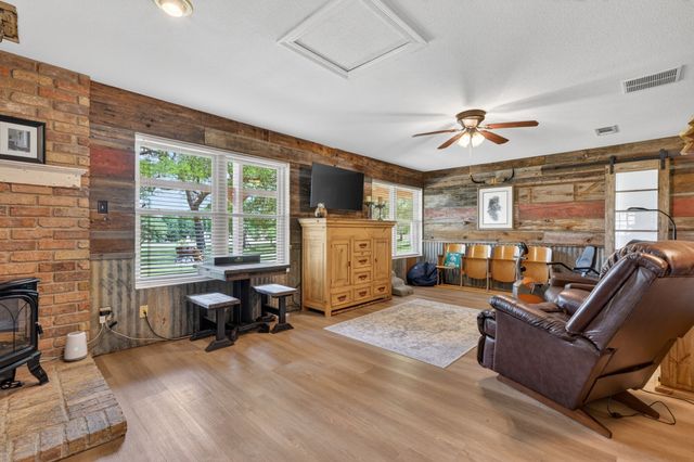 2719 Fm 708, Clifton, TX 76634