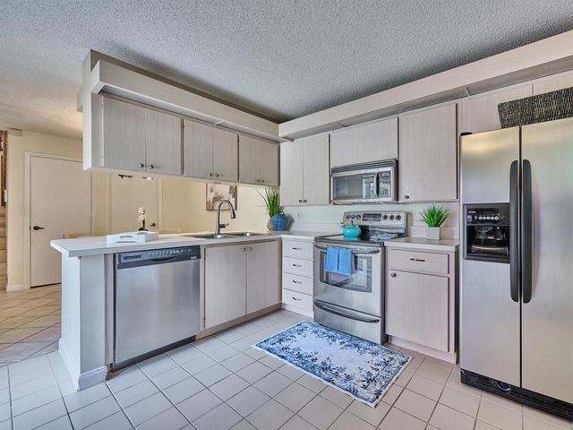 4604 Roxbury Court, Boynton Beach, FL 33436
