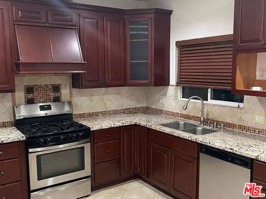 2244 Ripple Street, Los Angeles, CA 90039