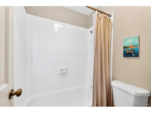 1410 S Oakland St, Aurora, CO 80012