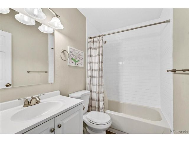 1410 S Oakland St, Aurora, CO 80012