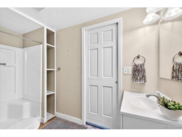 1410 S Oakland St, Aurora, CO 80012