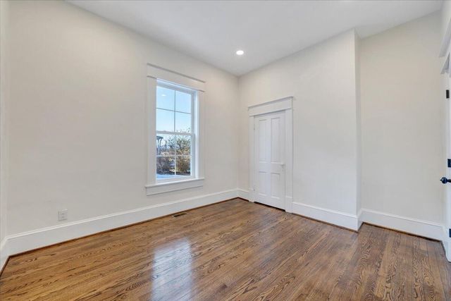 W 411 Cleveland AVE, Vinton, VA 24179