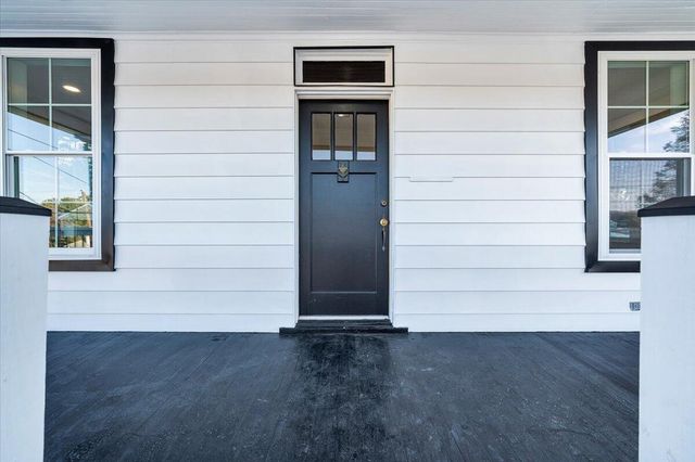 W 411 Cleveland AVE, Vinton, VA 24179