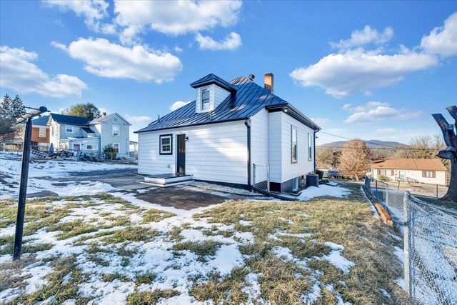 W 411 Cleveland AVE, Vinton, VA 24179