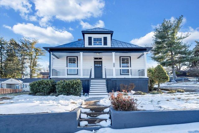 W 411 Cleveland AVE, Vinton, VA 24179