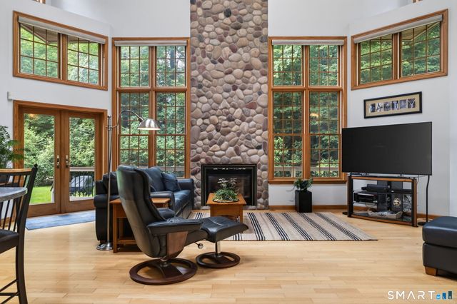 10 Ricky Lane, Preston, CT 06365