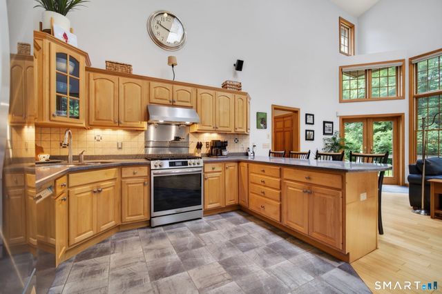 10 Ricky Lane, Preston, CT 06365